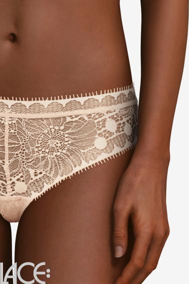 Chantelle - Day to night String