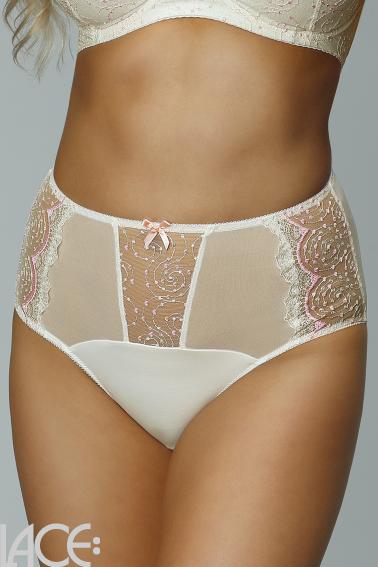 Nessa - Taillenslip - Nessa Mamma 01